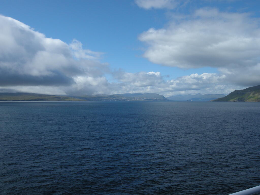 Fahrt zwischen Streymoy und Nólsoy nach Tórshavn