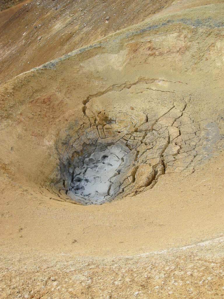 Wanderung durch das Geothermalgebiet, Schlammtopf