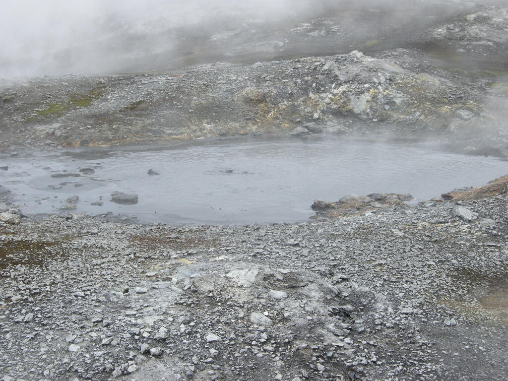 Hrafntinnusker, heiße Quelle