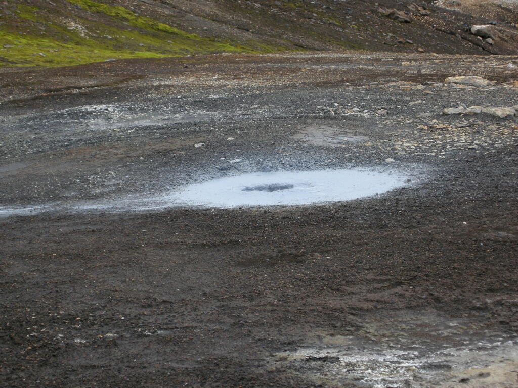 Hrafntinnusker, heiße Quelle