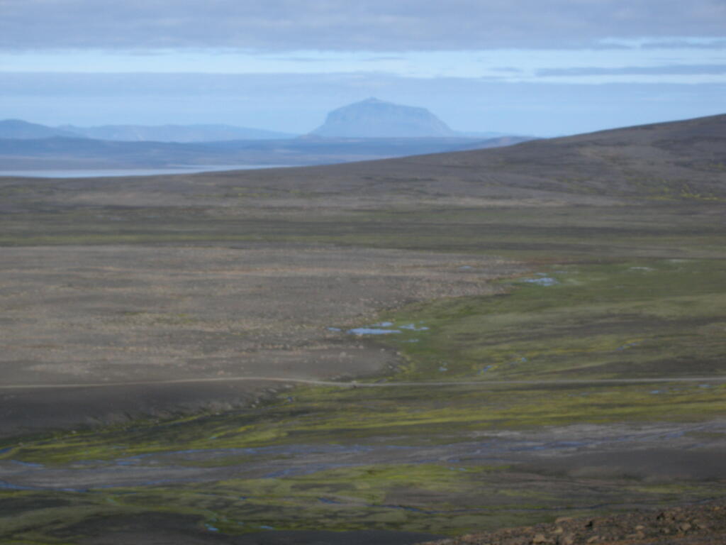 Herðubreið im Hintergrund
