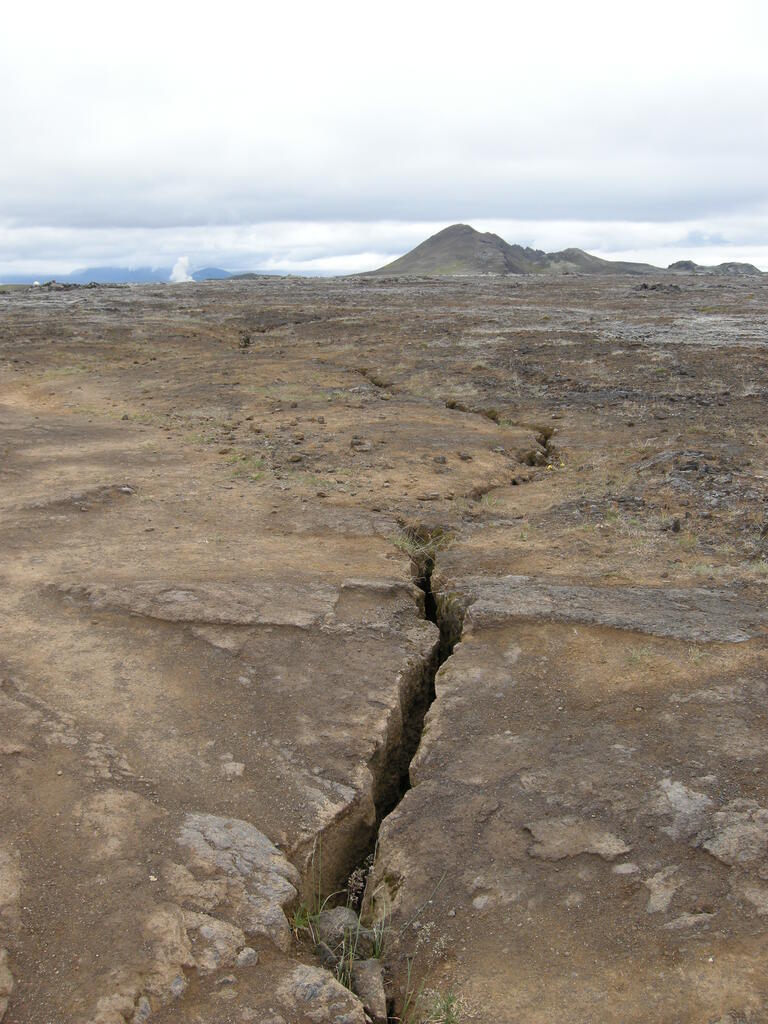 Leirhjnúkur, Risse der Kontinentaldrift