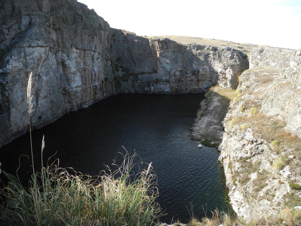 Blick von oben in den Pegmatitbruch El Gigante