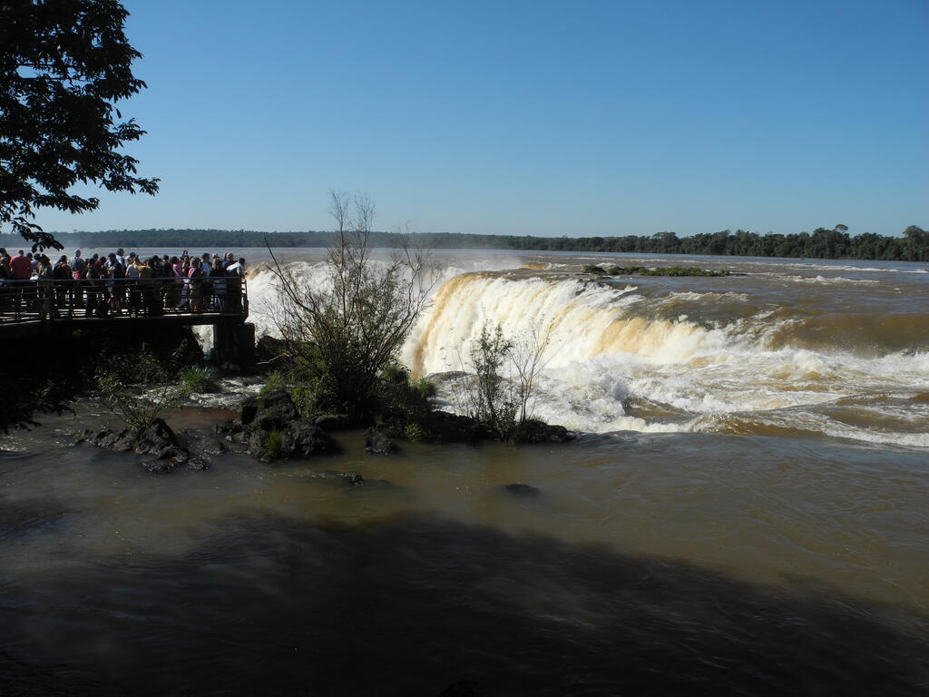 Etwas näher mit den anderen Touristen auf der Plattform