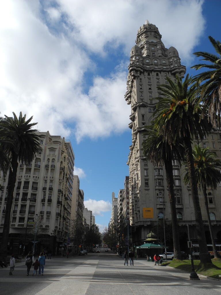Plaza Independencia mit Blick auf die Avenida 18 de Julio