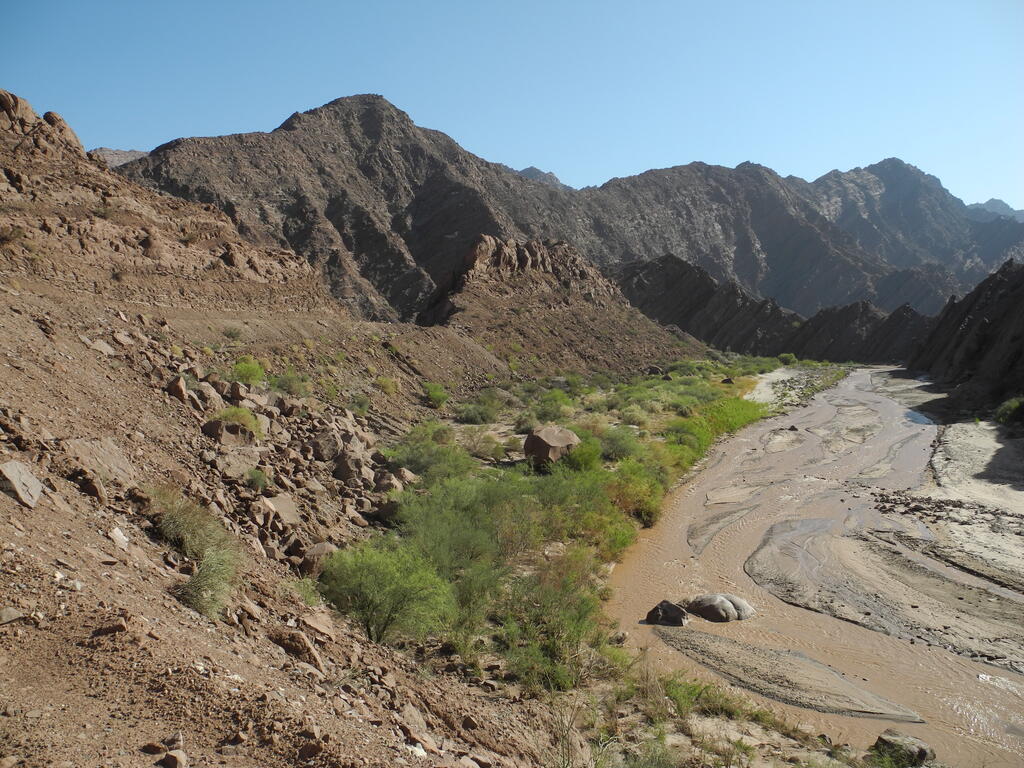 Schlucht mit Sandsteinfelsen