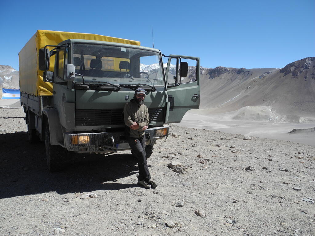 Der Fahrer des LKW ist glücklich...