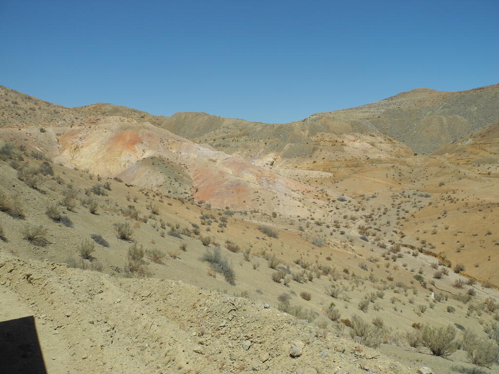 Halden des Tagebaus der Mina Chemulpo