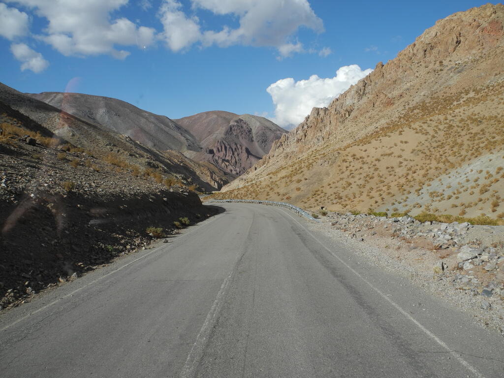 Straße D-115 in der Schlucht nach unten