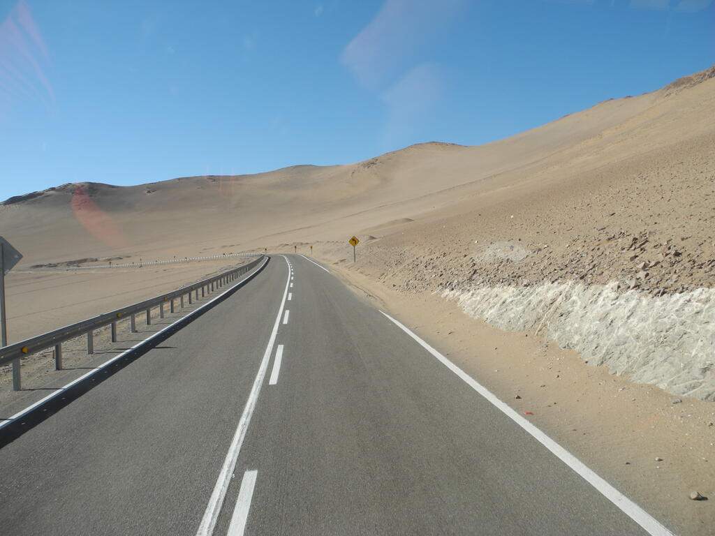 Straße C-309 durch die Wüste