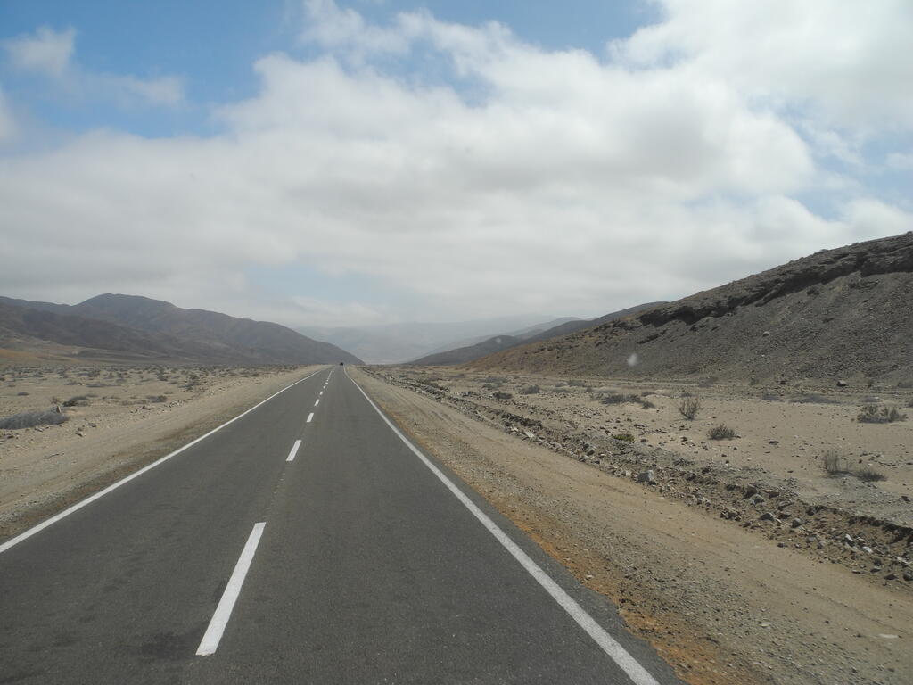 In der Nähe der Küste gibt es auch Wolken