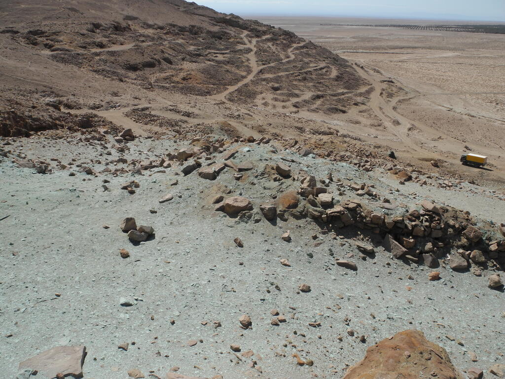 Im Hang des Hügels gelegener Teil des Salzabbaus