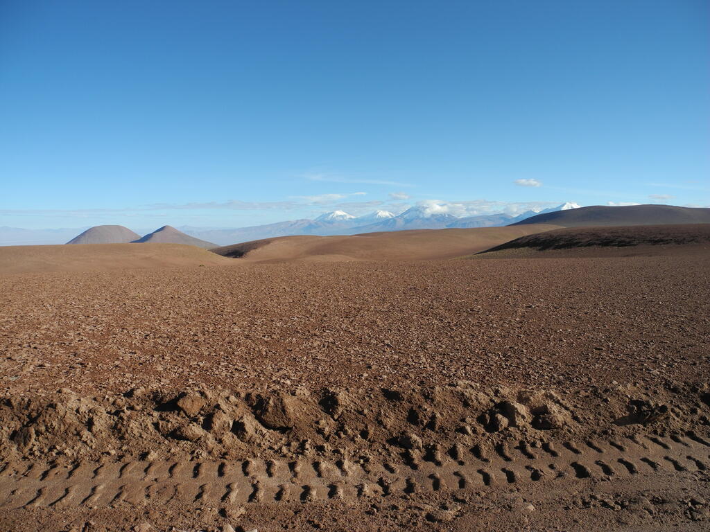 Aussicht von der Passhöhe vor dem Tal von El Tatio