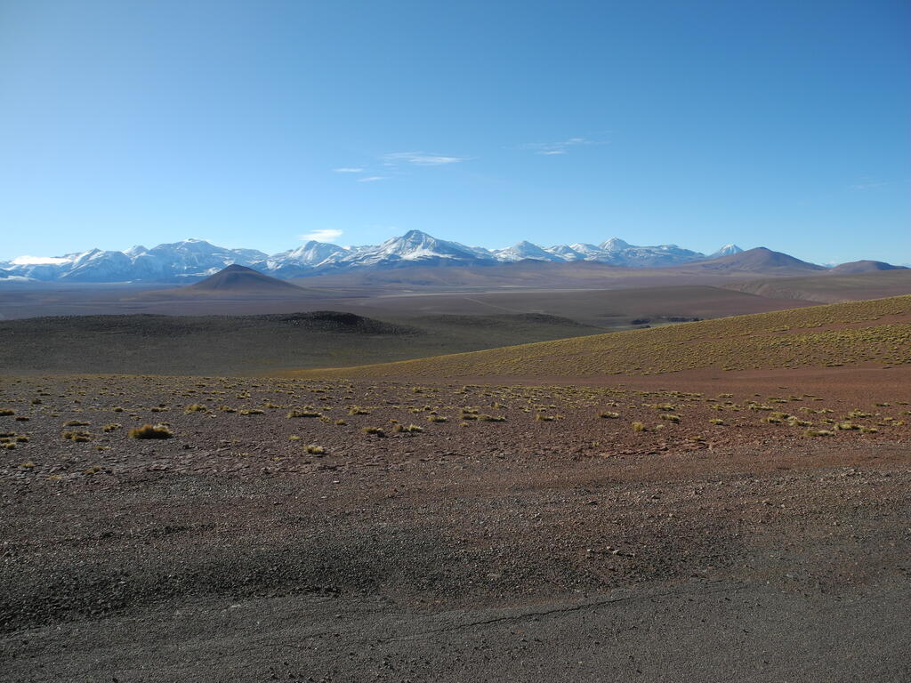Blick am Morgen auf die Vulkankette