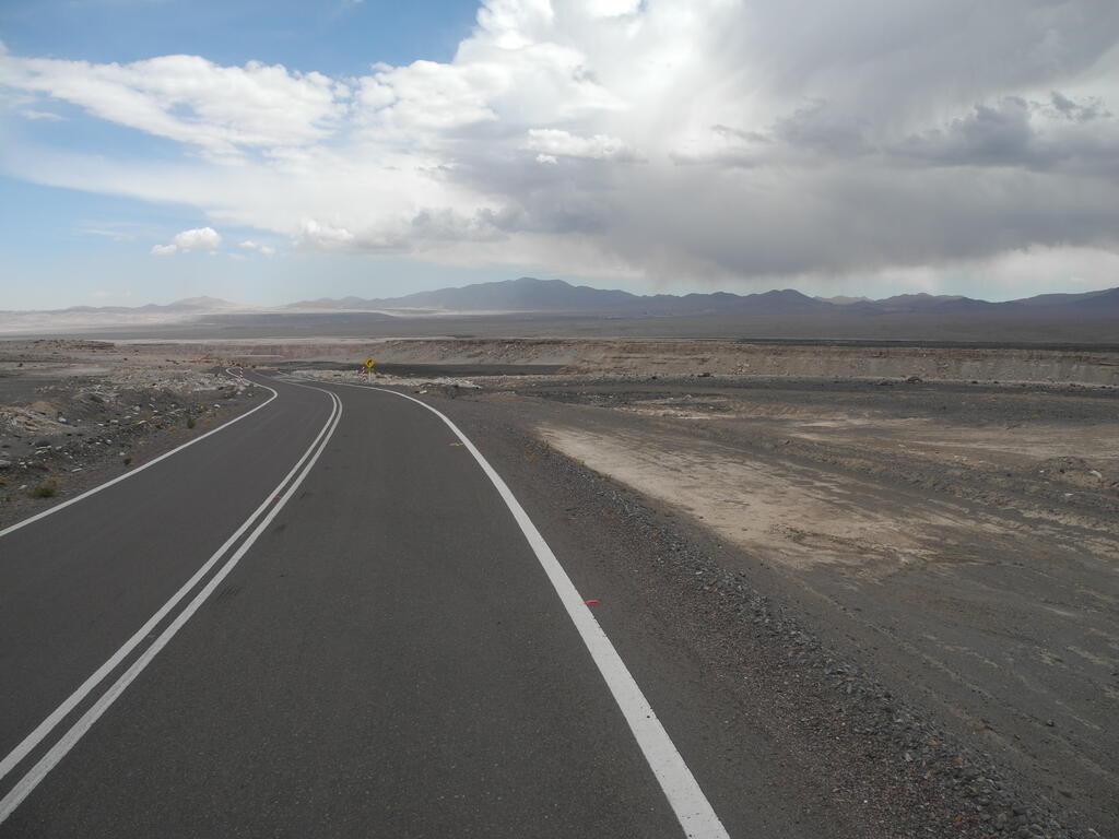 Blick von Estación San Pedro zur Mina El Abra