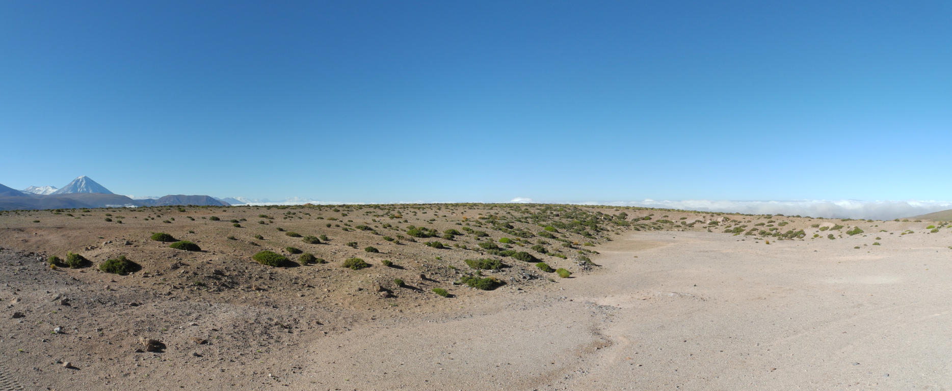 Panorama am Morgen mit Wolken im Flachland