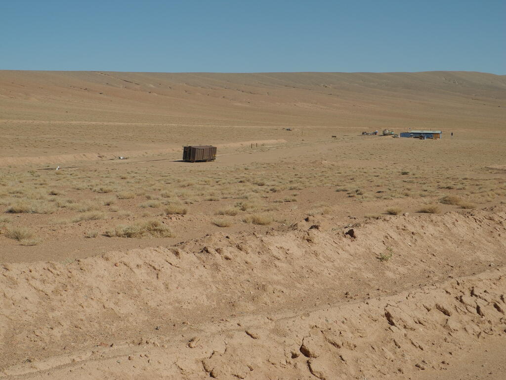 Bahnstation Neurara an der Straße B-355