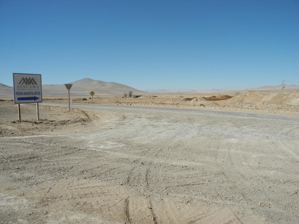 Zufahrt zur Saltgewinnung Aguas Blancas