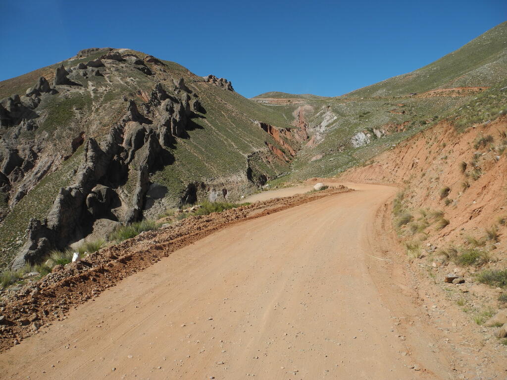 Interessante Felsformationen an der Straße