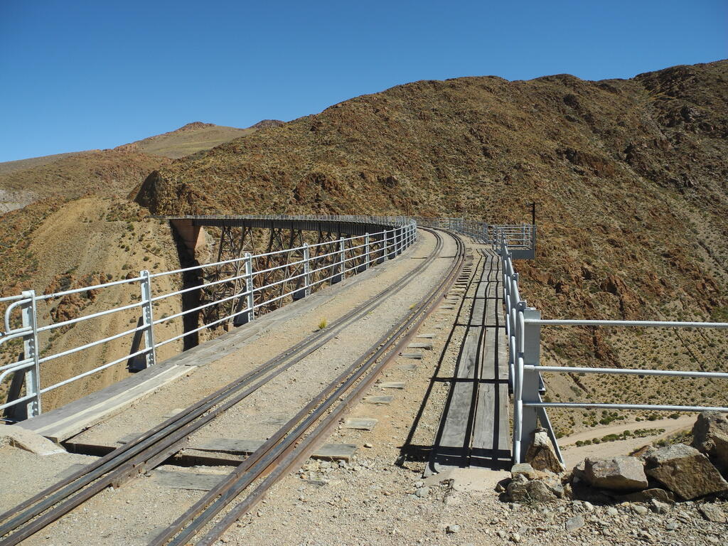 Die Gleise auf der Brücke
