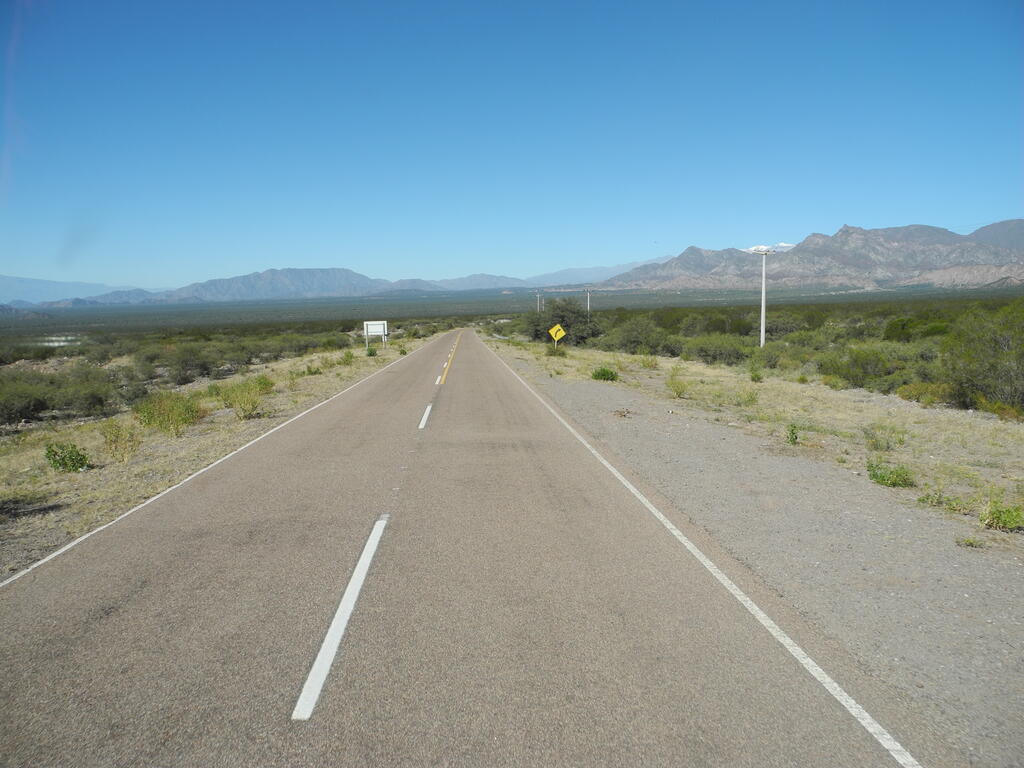 Landschaft an der Straße von Tinogasta nach Famatina