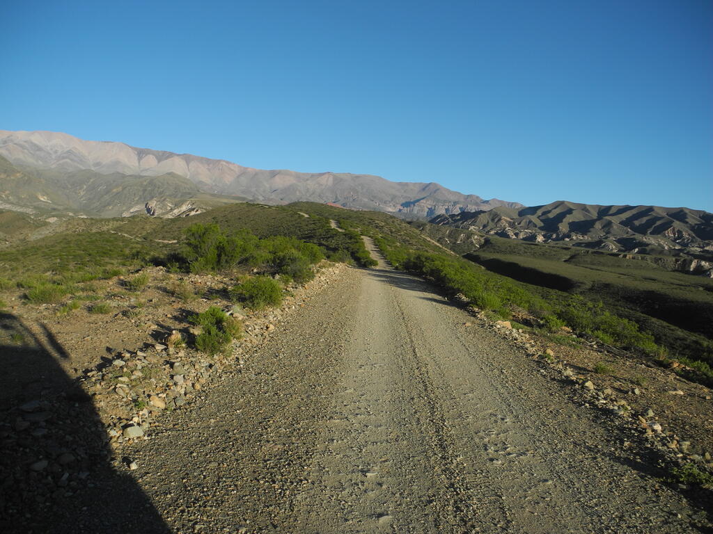 Am Anfang ist die Piste noch gut befahrbar