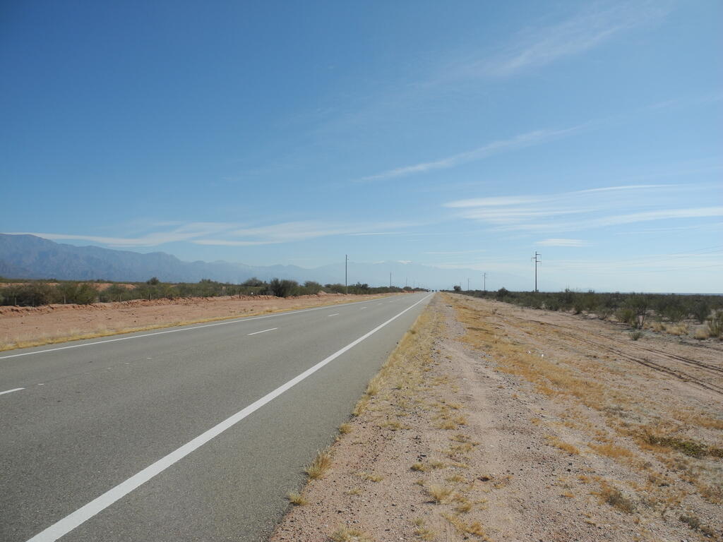 Landschaft an der RN74 zwischen Chilecito und Patquía