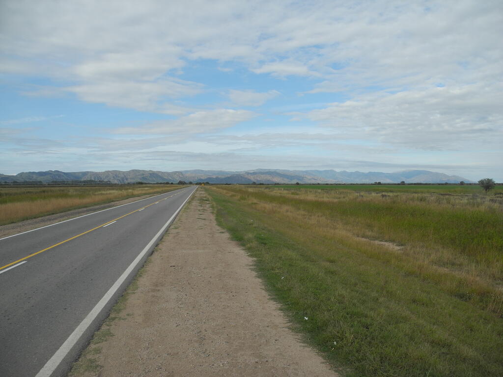 Landschaft an der RN79 zwischen Desiderio Tello und Quines